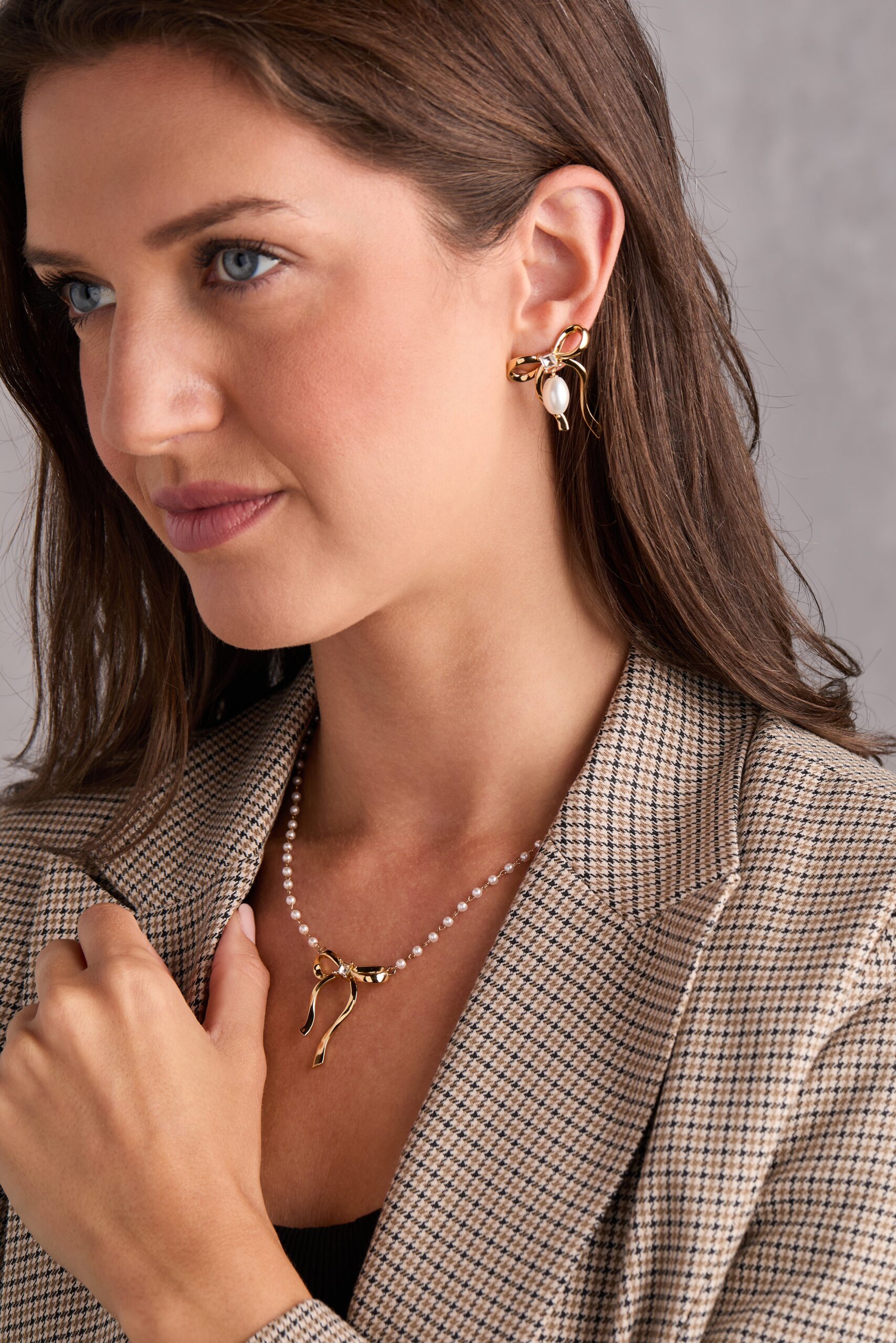 Bow Pearl Coquette Necklace - Image 4