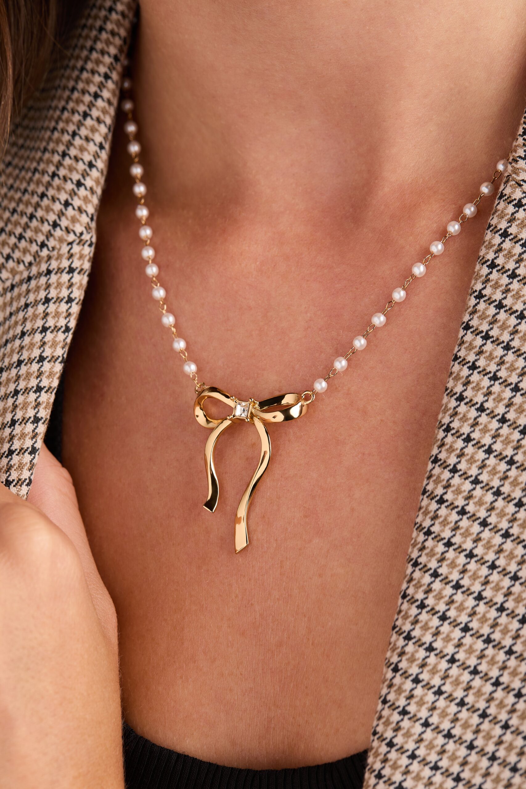 Bow Pearl Coquette Necklace - Image 2