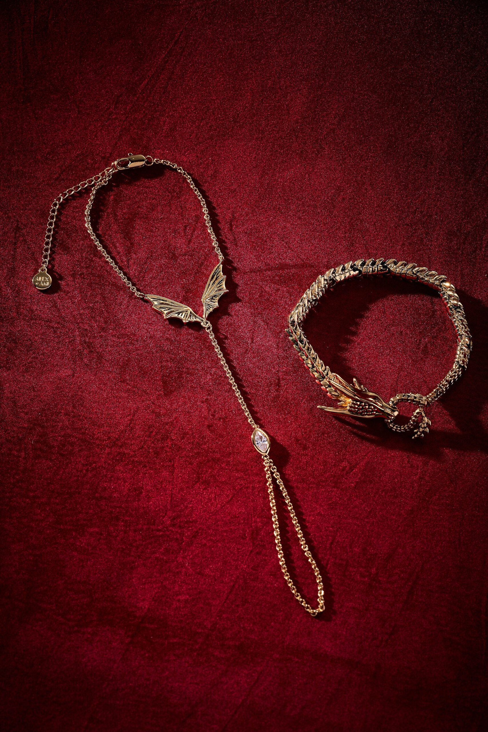 House of the Dragon™ Dragon Wings Hand Chain - Image 4