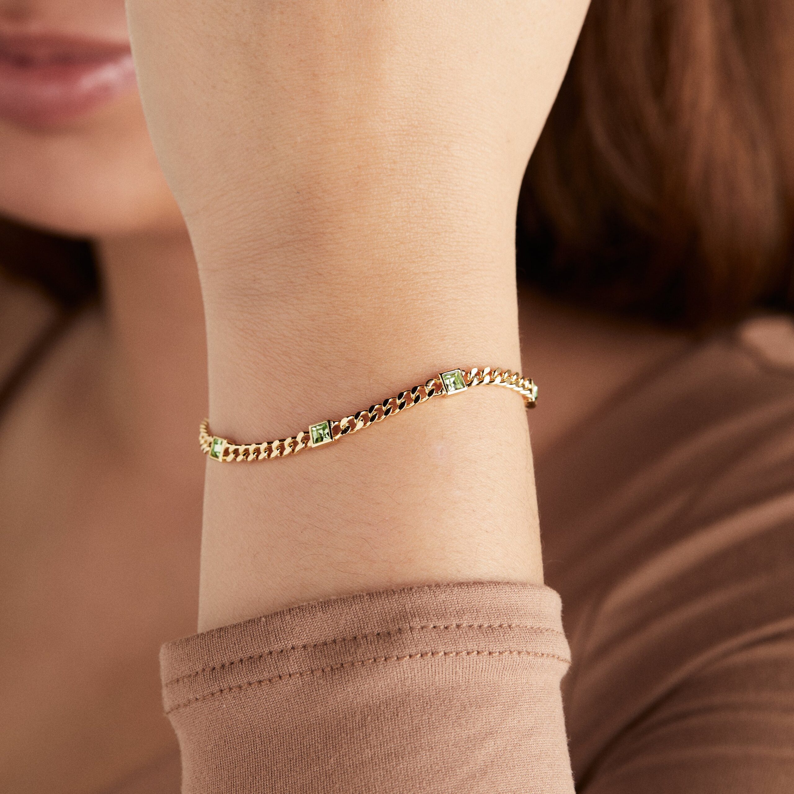 August Birthstone Peridot Curb Chain Bracelet - Image 4
